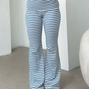Two pairs of women's sporty casual pants triangular flared, yoga pants